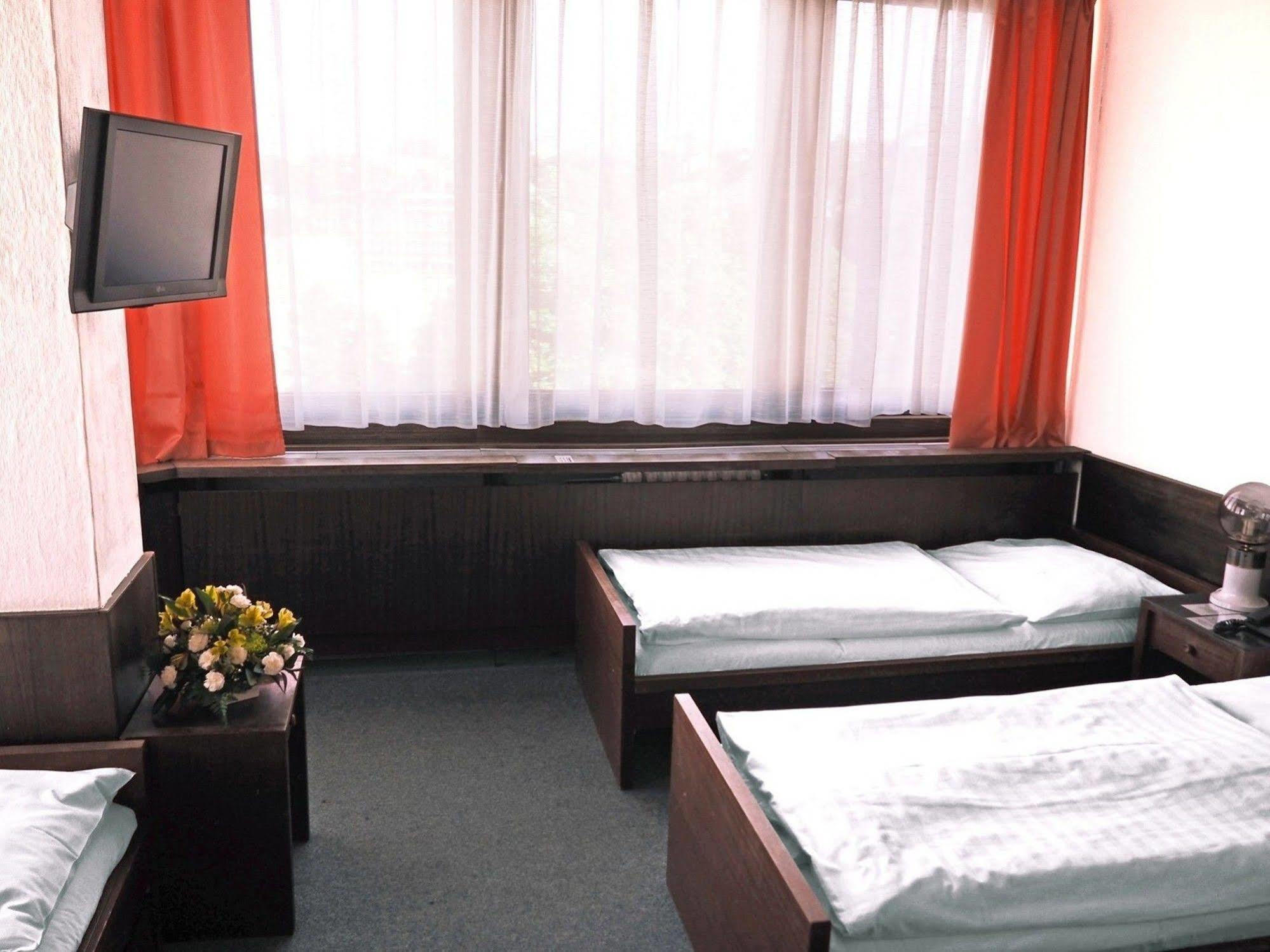 Hotel Vladimir Usti nad Labem Bagian luar foto